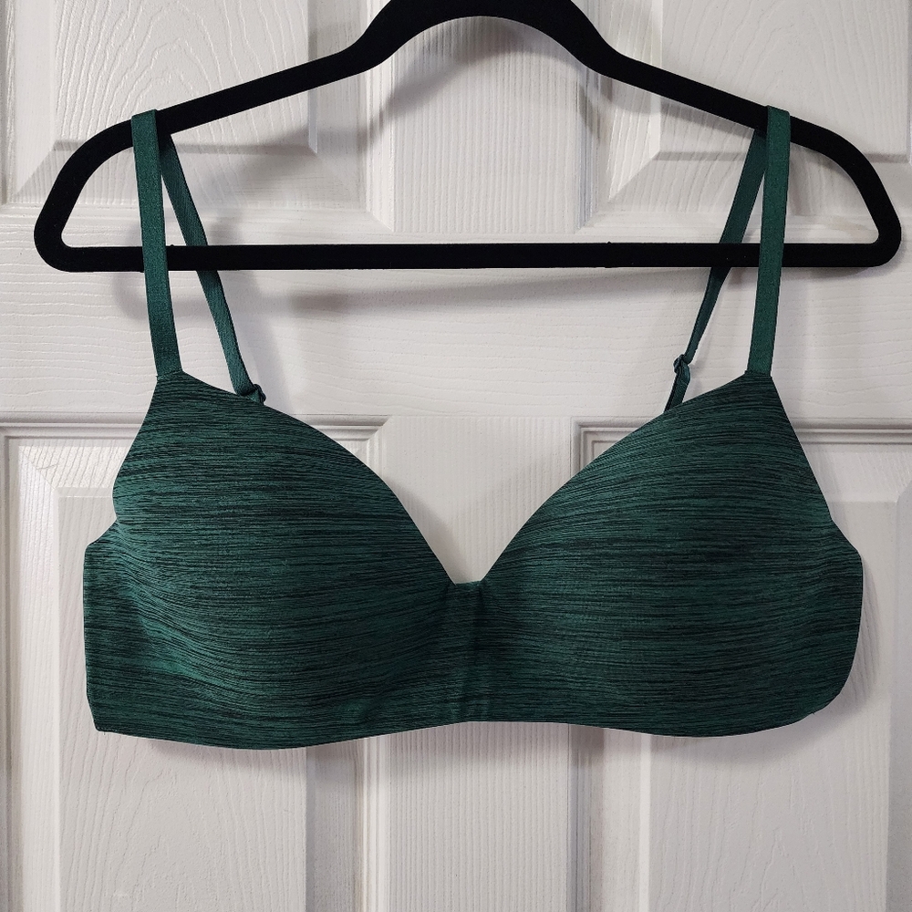 Victoria’s Secret No-Wire Lightly Lined Bra Dk. Green 38C (Sku A31)
